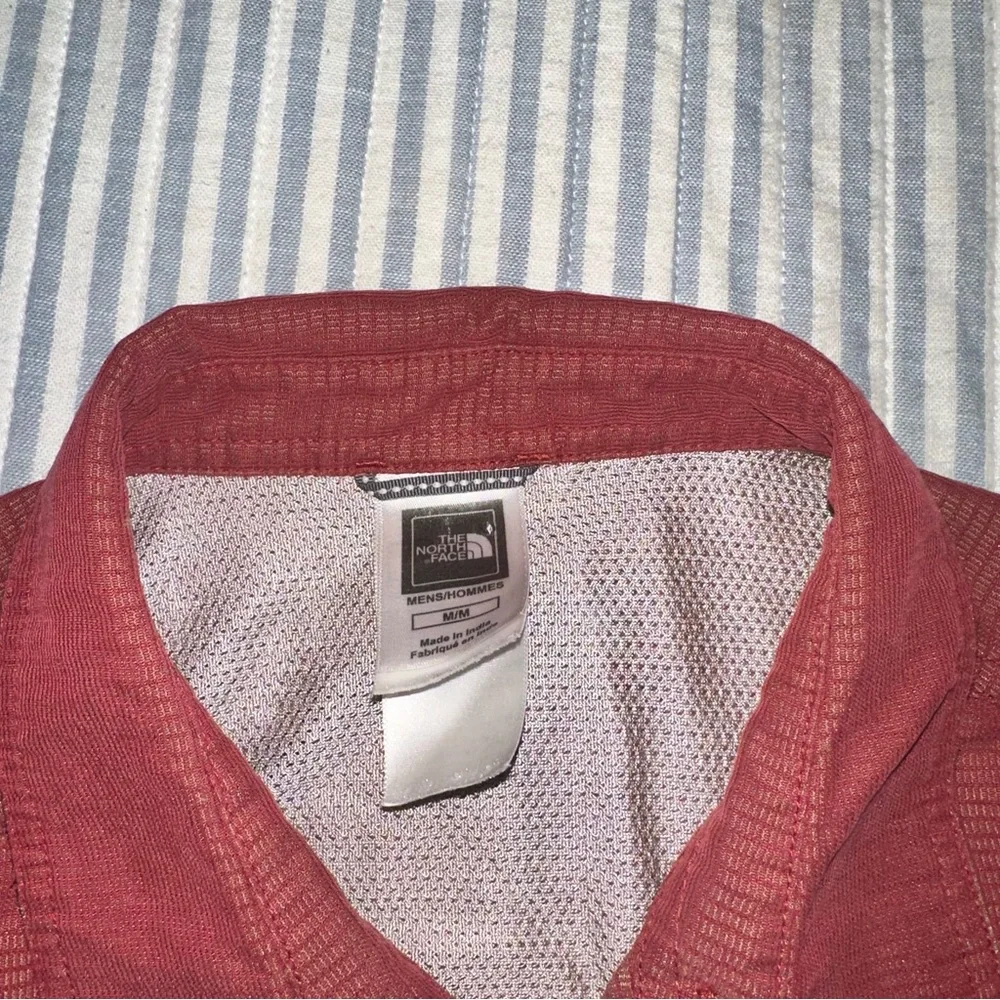 The North Face Mens Sz M Red Modal Blend Short Sleeve Button Down Shirt‎
